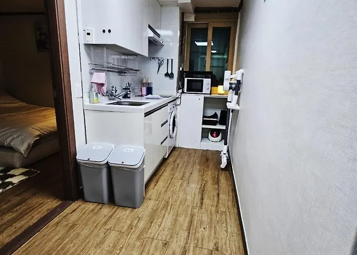 Gangnam Cozy - 5 Min To Yeoksam Stn Отель типа "постель и завтрак" Сеул