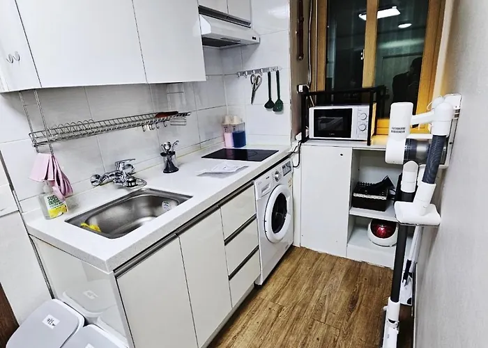 Gangnam Cozy - 5 Min To Yeoksam Stn Сеул